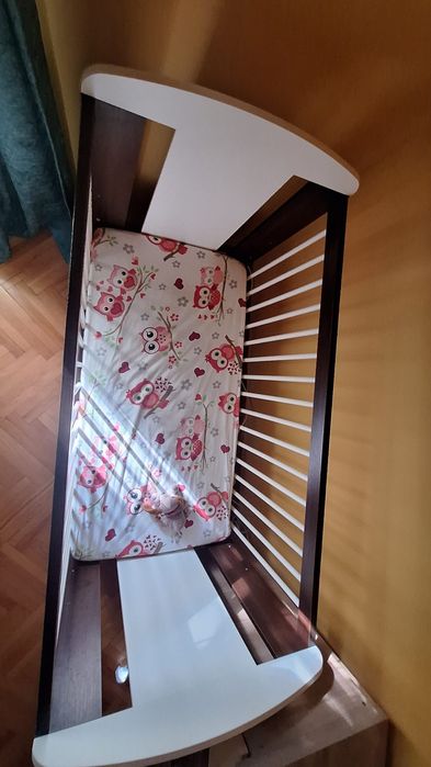 Patut bebe, din lemn,KLUPS SAFARI, model cu girafa