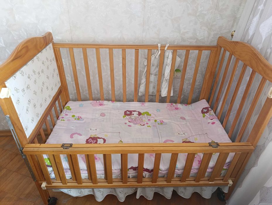 Детская кроватка