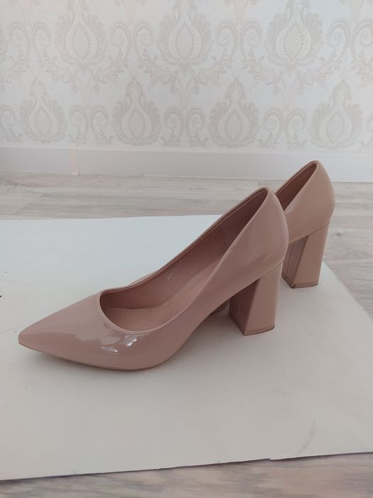 Продам женские туфли