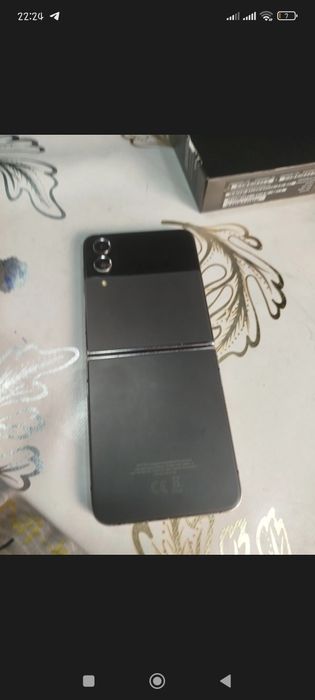 Samsung Zflip4 ekran kitgan