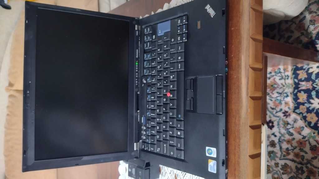 Lenovo thinkpad T400 8гб DDR3 SSD+HDD докстанция