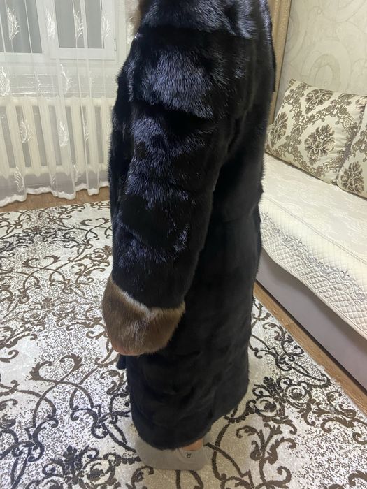 Продам норковую шубу,почти как новое носила только на торжества,одевал