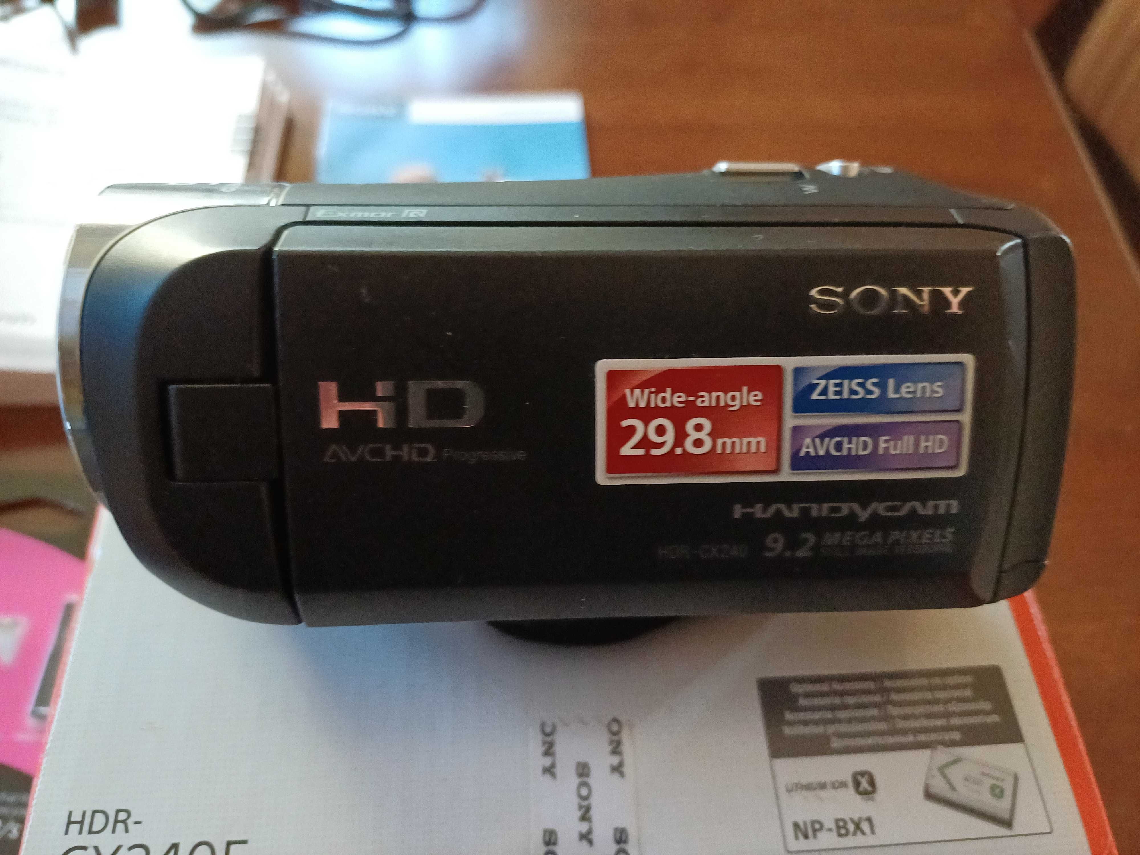 Камера SONY HDR CX240E