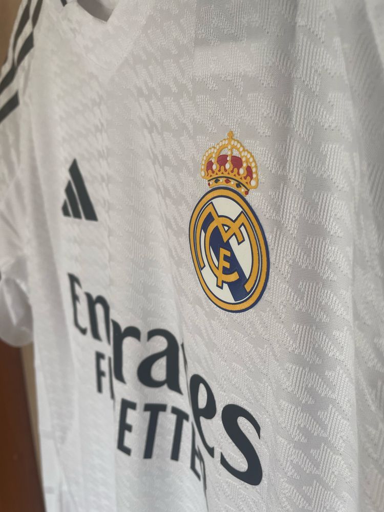 Tricou Real Madrid 24/25 – Vinicius Junior (Versiunea pentru jucători)