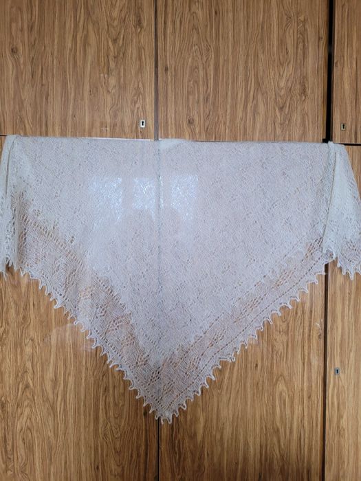 Продам  из ангорки  (шаль) белая