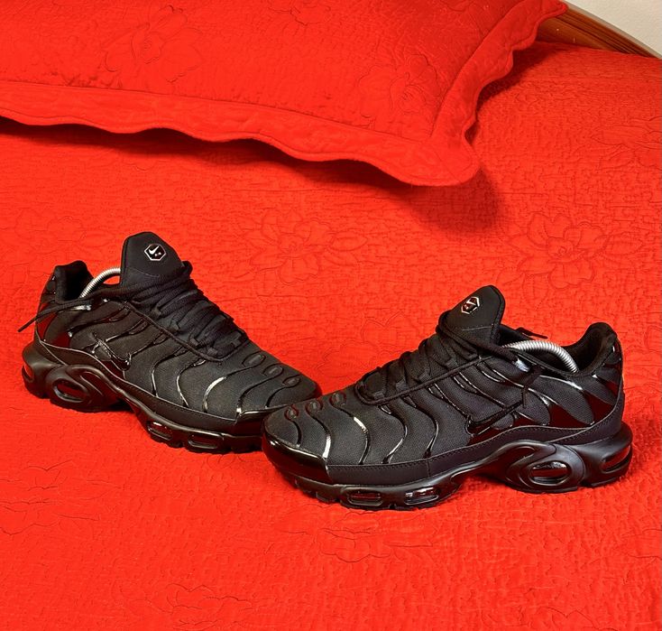 Se vand Nike Air Max Plus TN Black, Noi, marime 44