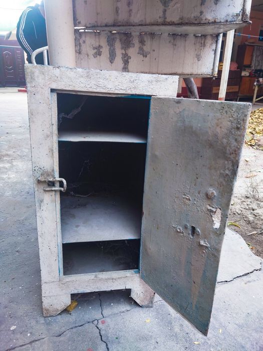 Сейф/Seyf сотилади б/у