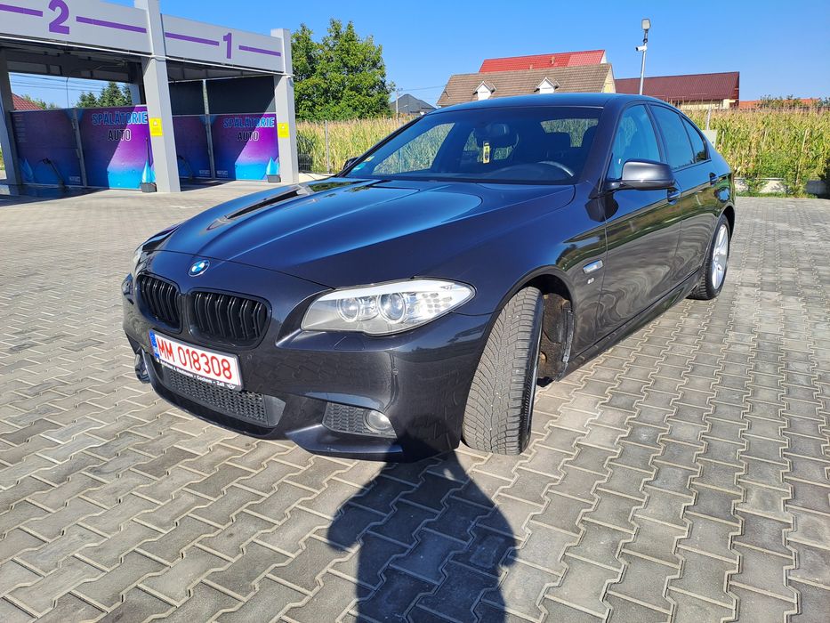 BMW Seria 5 2013 525d M pachet 218CP Bi-Turbo