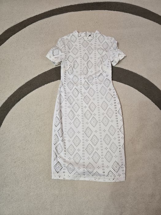 Продавам рокля - размер S