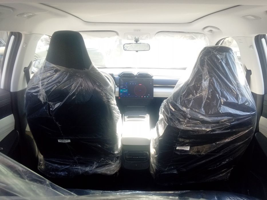 Dongfeng L7 salon qora oq apelsin ranglari bor