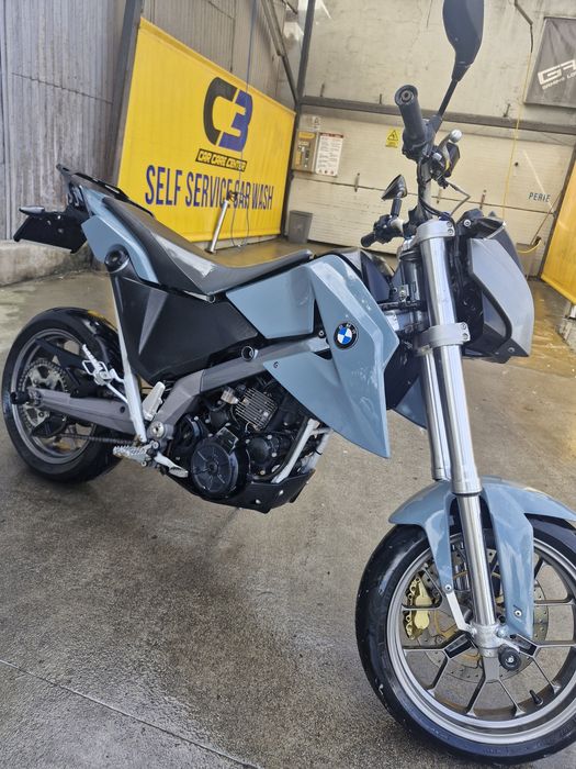 BMW G650X supermoto