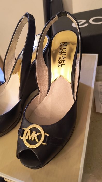 Sandale bleumarin Michael Kors cu detalii aurii