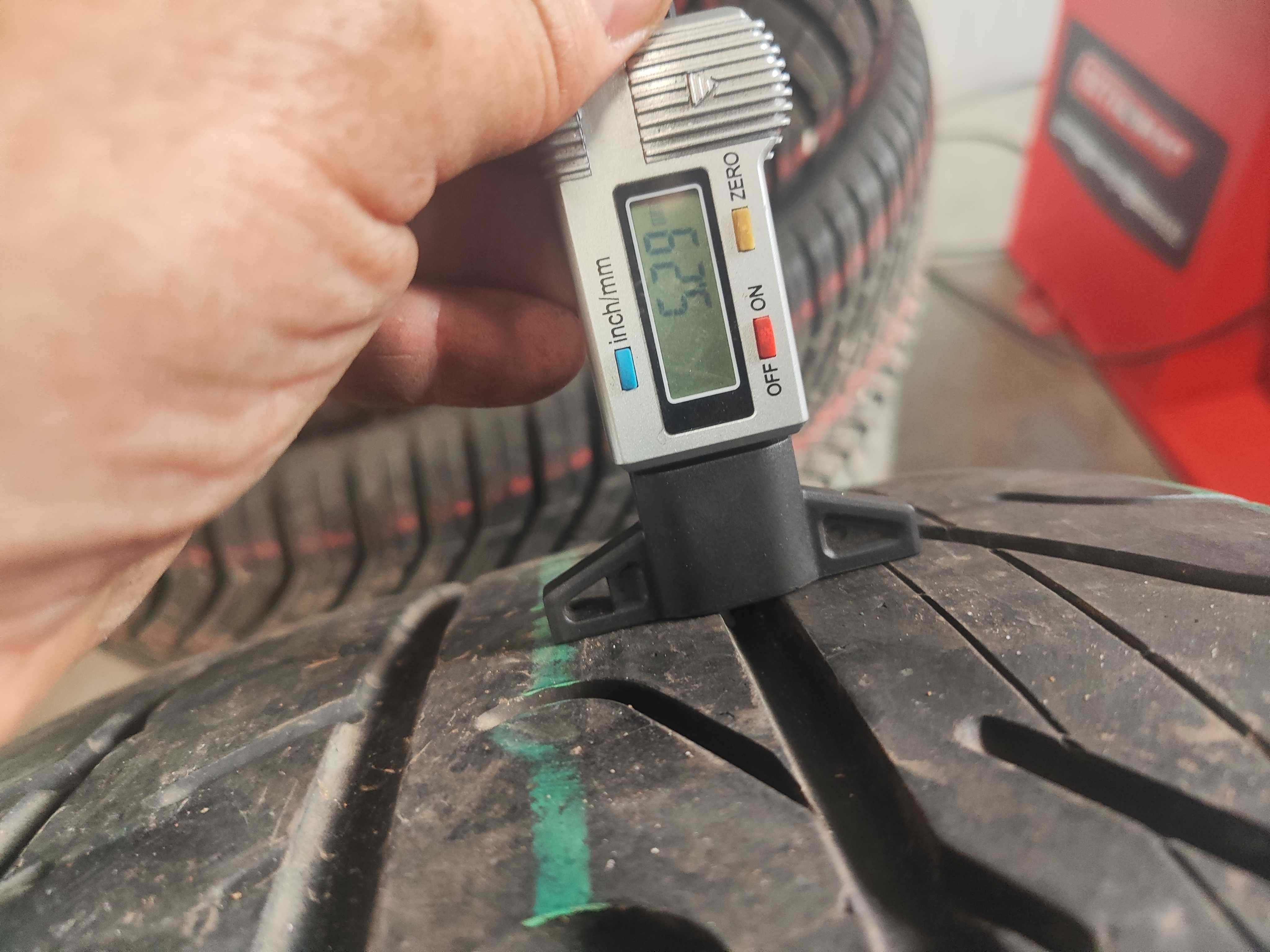 2бр.летни гуми 285/35/19 Pirelli