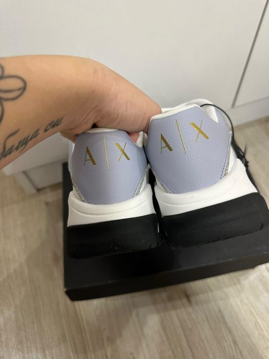 Обувки Versace Jeans Couture и Armani Exchange