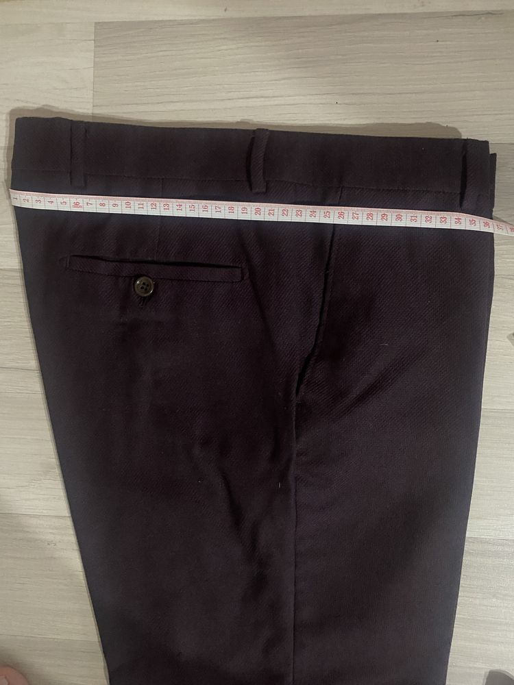 Costum băiți + cămasa  , folosit la banchet  . Cămasa este cu butoni