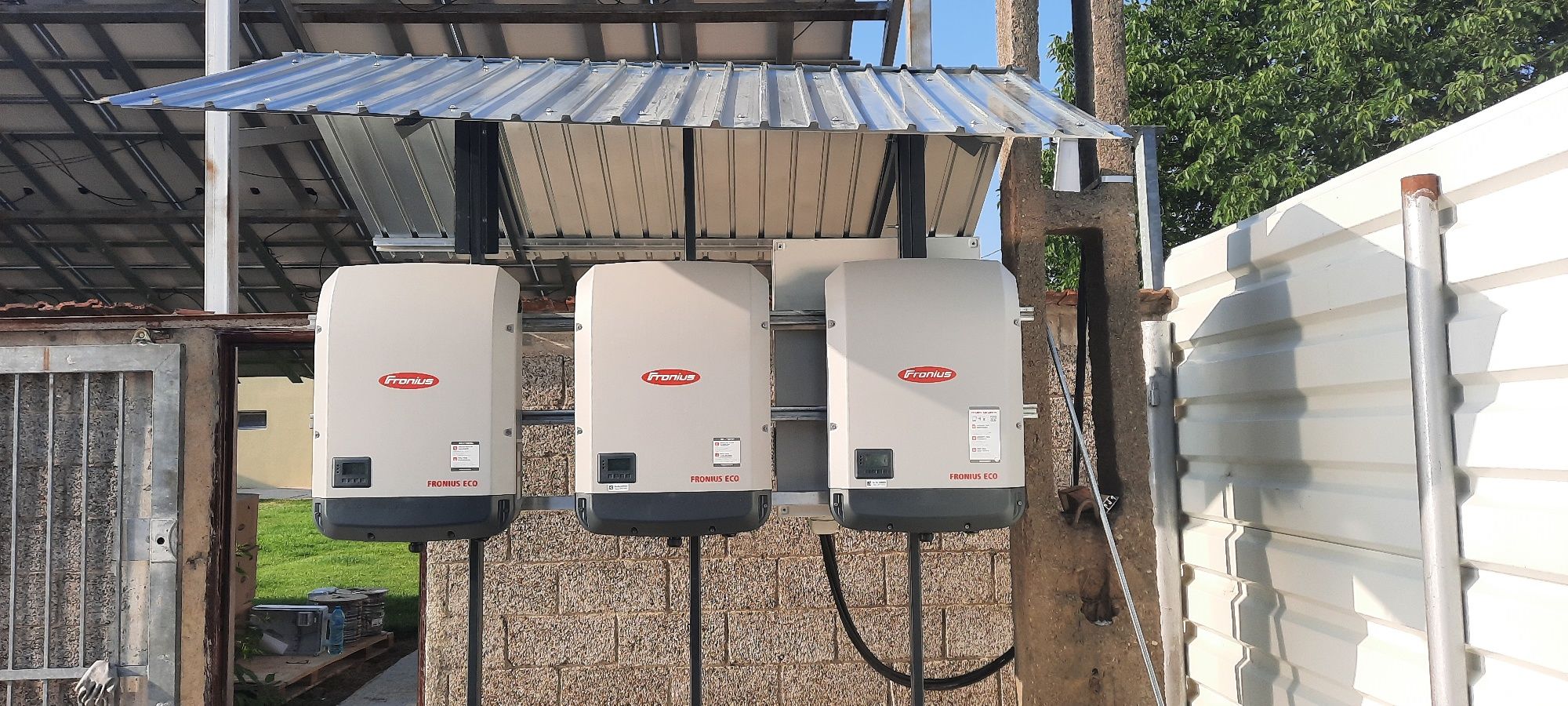 Montaj siteme fotovoltaice On-grid si Off-grid la cheie