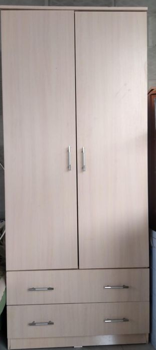 Продам шкаф в хорошем состоянии