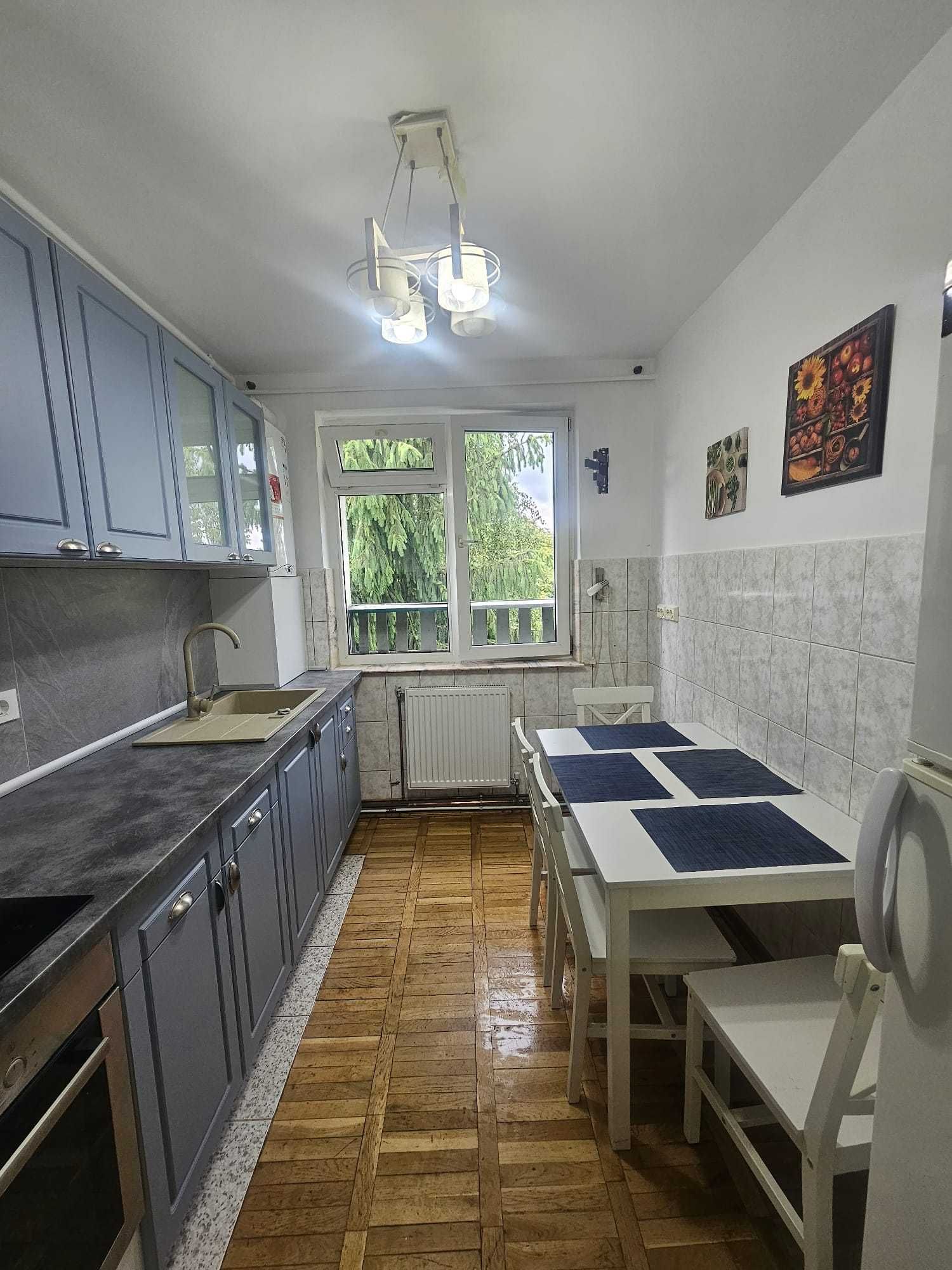 Inchiriez apartament 3 camere Piata Abator
