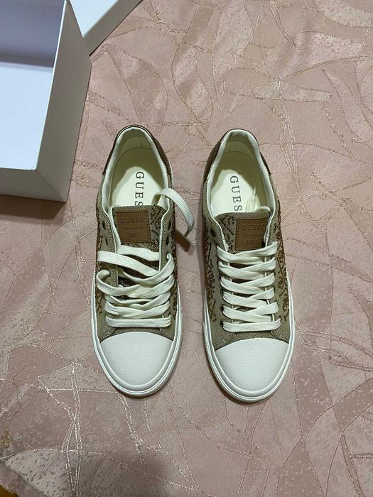 Tenisi Guess, noi, nepurtati