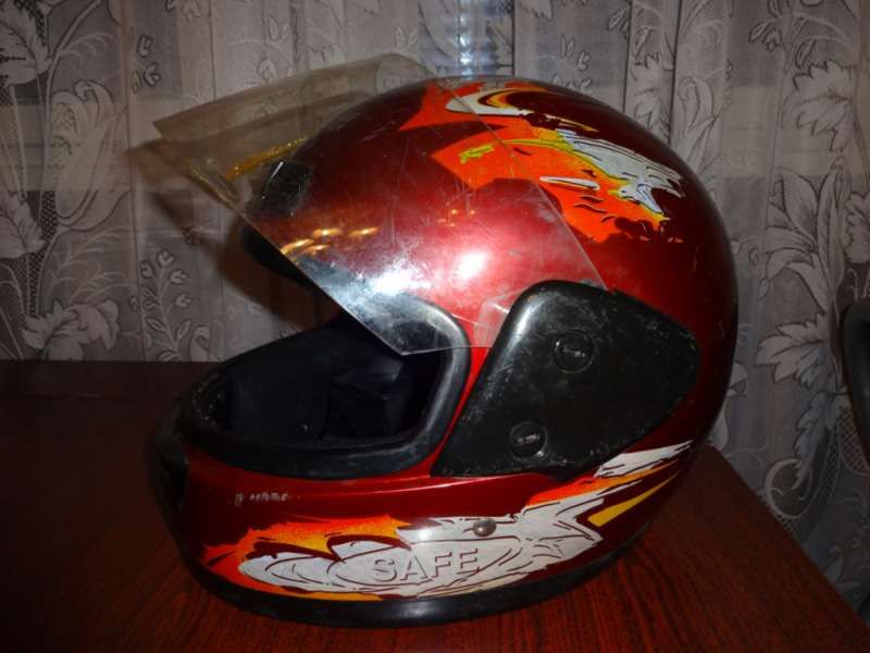 Продавам шлем за мотоциклет