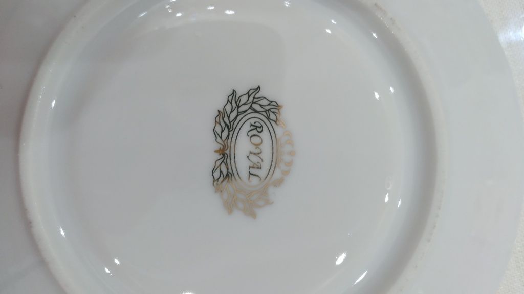 Royal servis idishlar to'plami