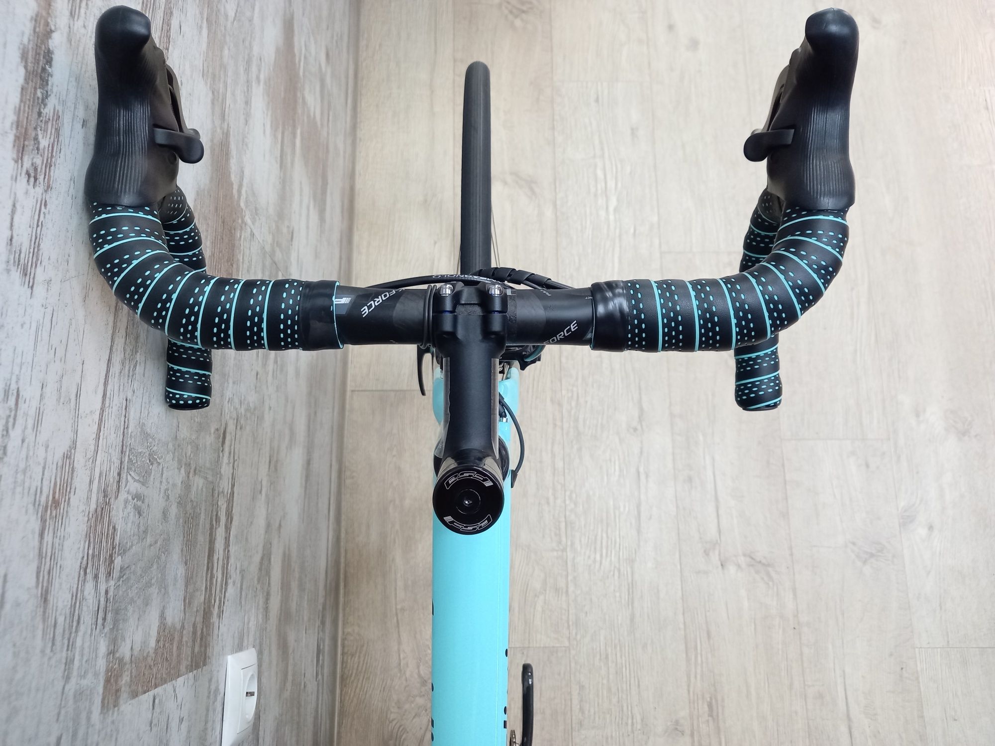 НОВ карбонов шосеен велосипед Bianchi Specialissima Campagnolo EPS 12