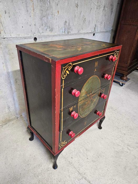 Уникален ръчно рисуван шкаф с морски мотиви