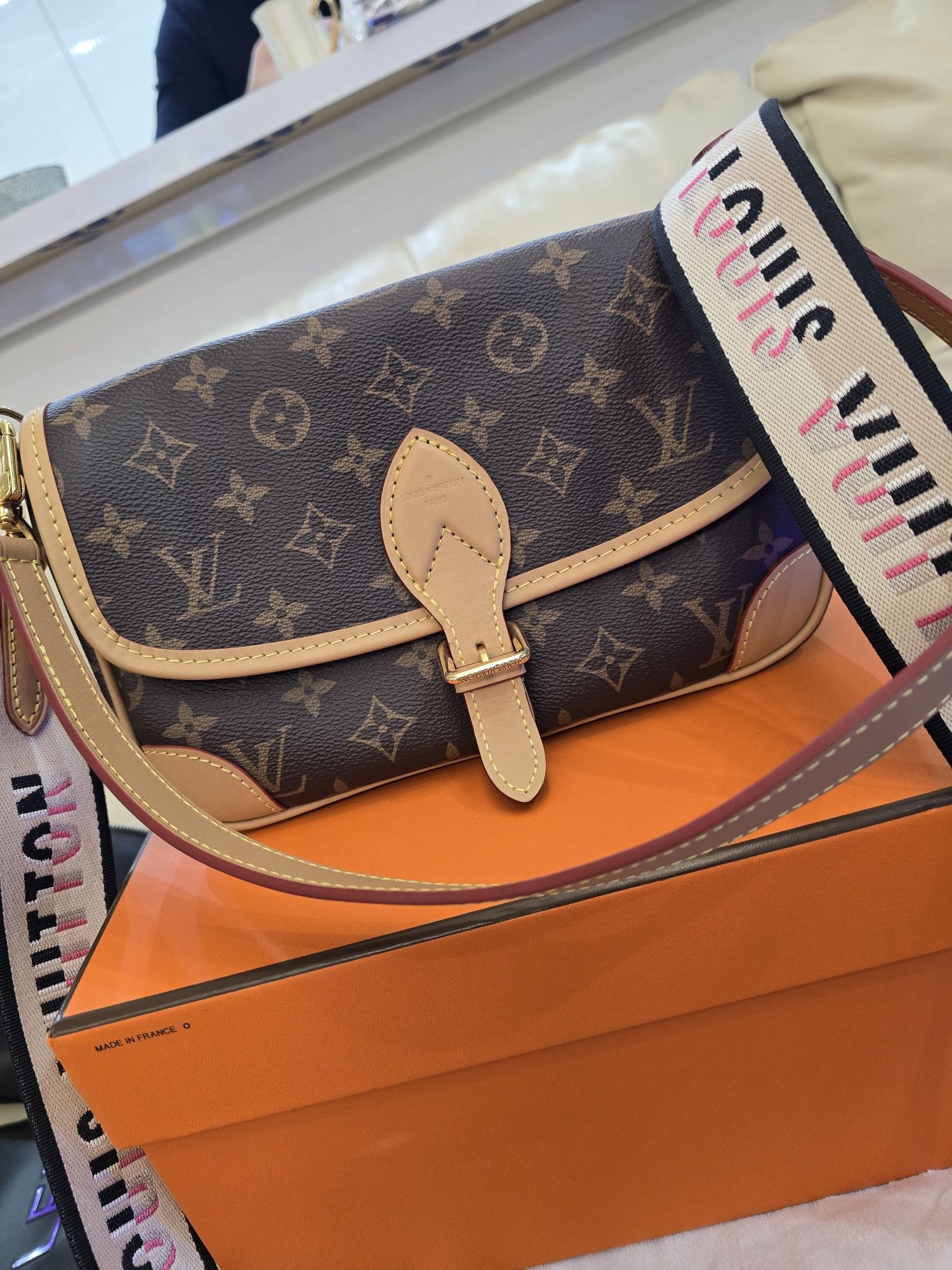 Louis Vuitton ACTE, Diane MM, originala,NOU ,din LV Bucuresti