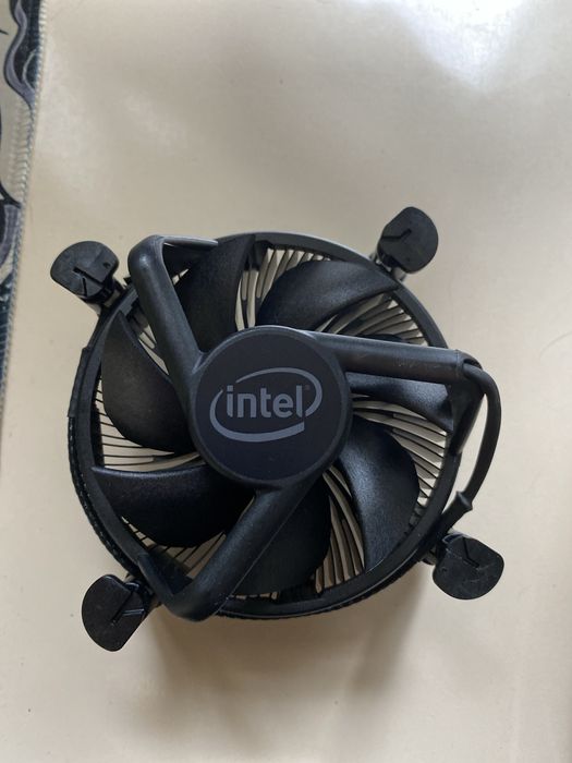 Оригинальный кулер Intel