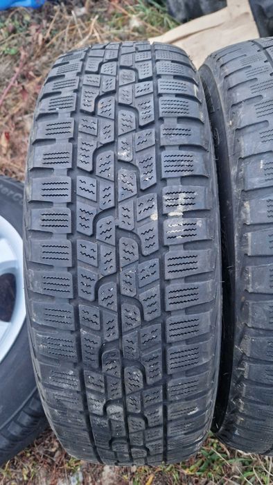 Cauciucuri iarnă pe jante de otel R 15