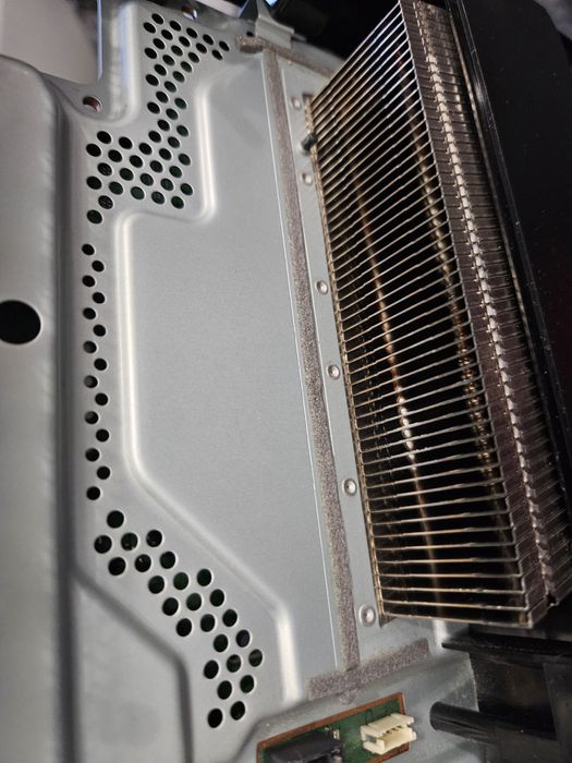 PS4 pro 1tb. Нова паста ! Като нов!