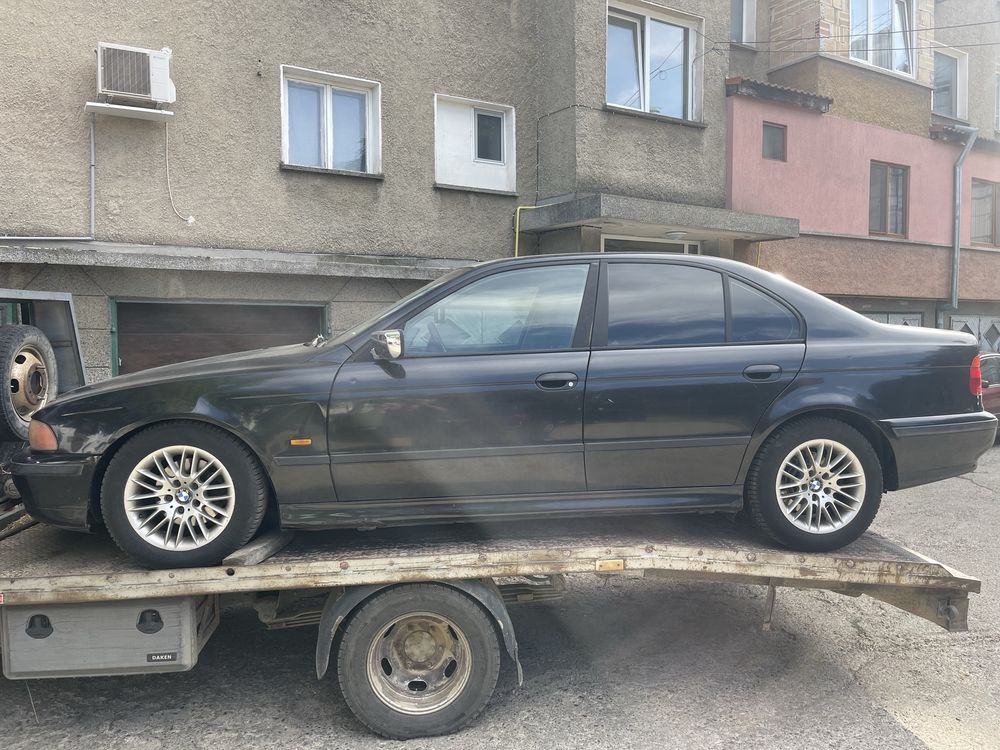 BMW E39 523i На части