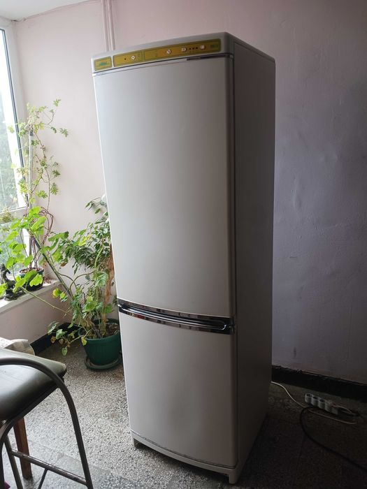 хладилник с фризер