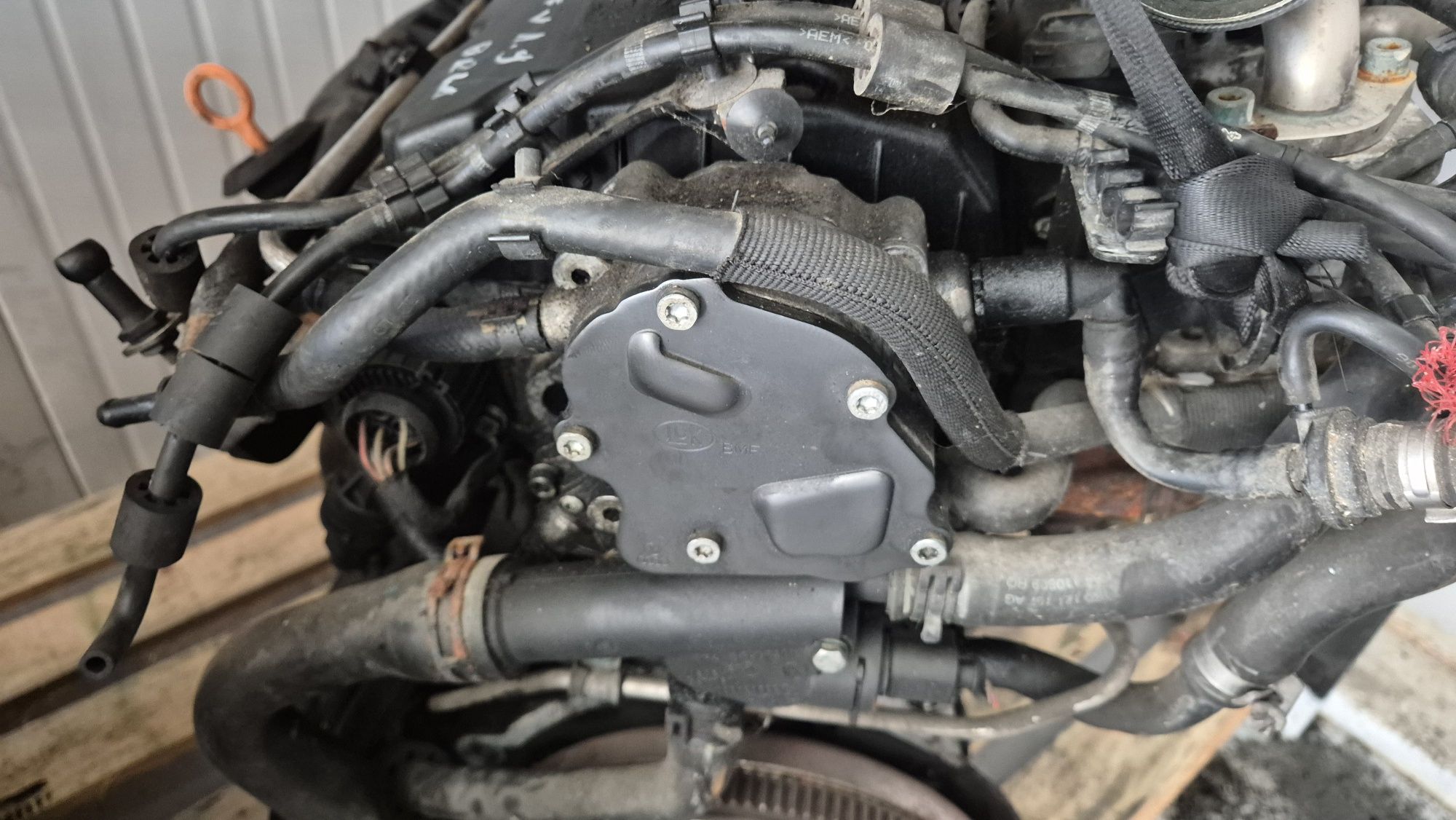 Vând motor vw golf 5 1.9 BRU