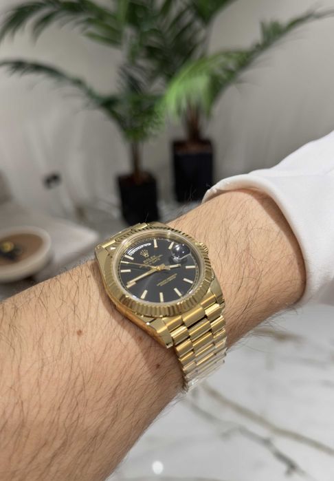 Rolex Day-Date 40mm златисто/черно