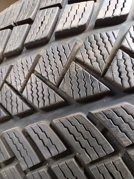 Гуми 235/45/18 Вредештайн