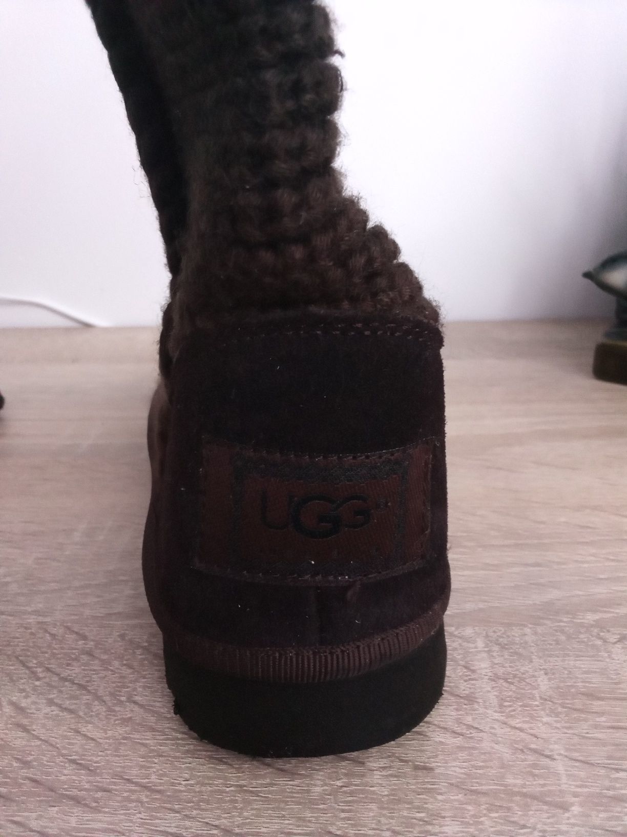 Ugg marimea 36. Pret 100 lei