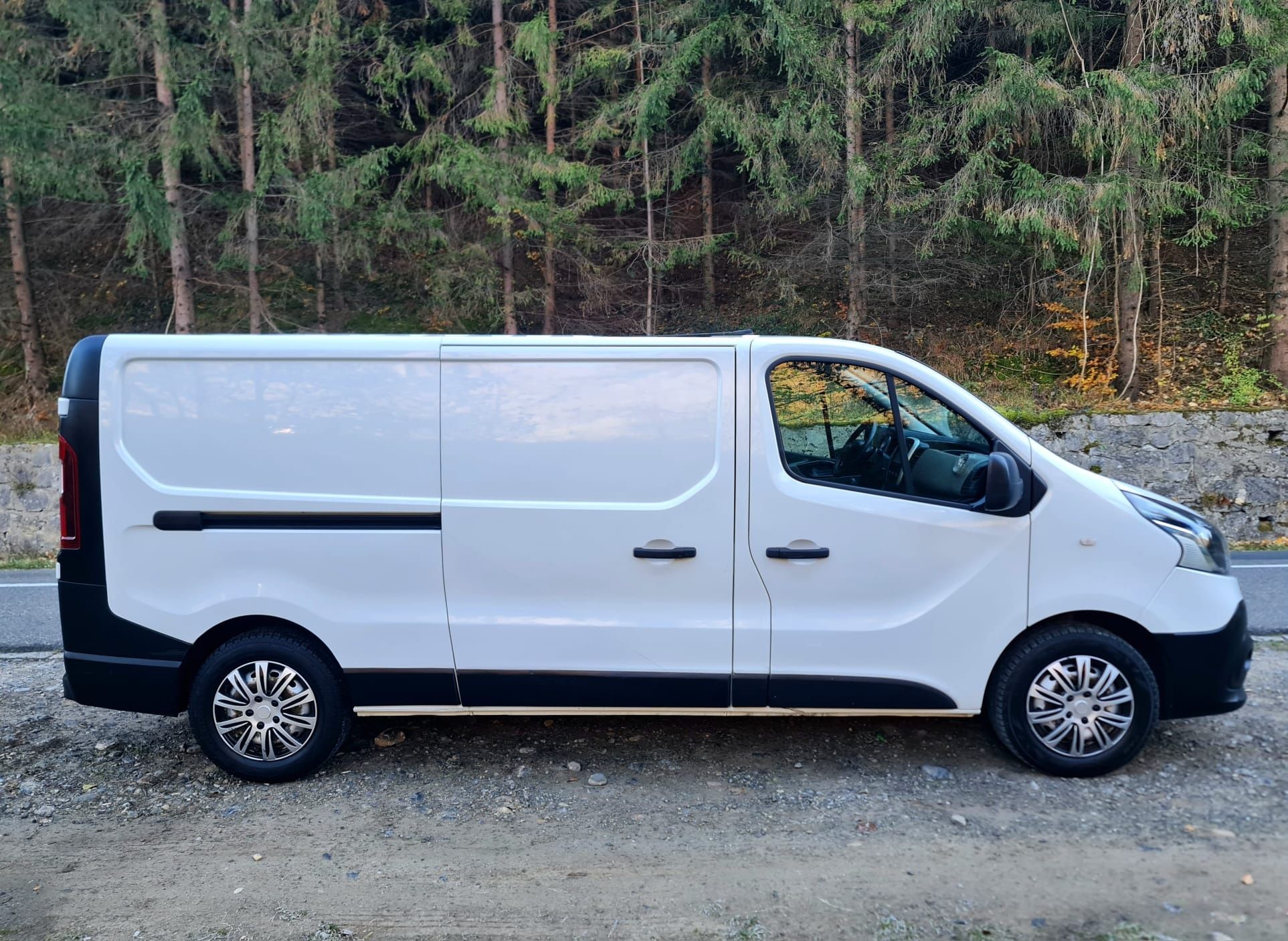 Renault Trafic L2 2017, 1.6DCI, inmatriculat, clima keyless, PDC