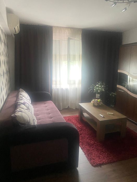 P.F. Vând apartament cu 2 camere separate