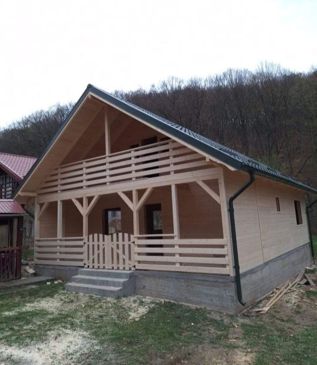 Vindem case si cabane din lemn, de tip A. Acestea se realizeaza la dim