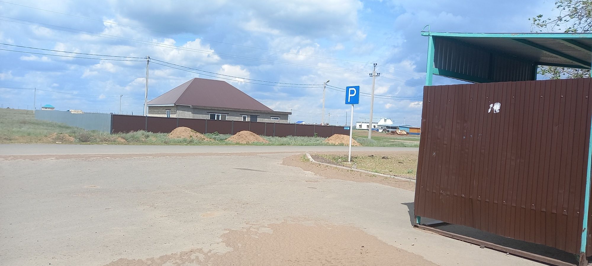 Продам дом новый не достроиныи отличное место расположения при везде р