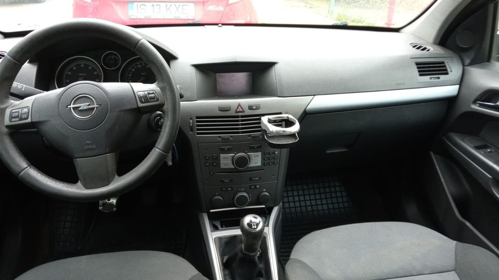 Vînd Opel Astra 2007