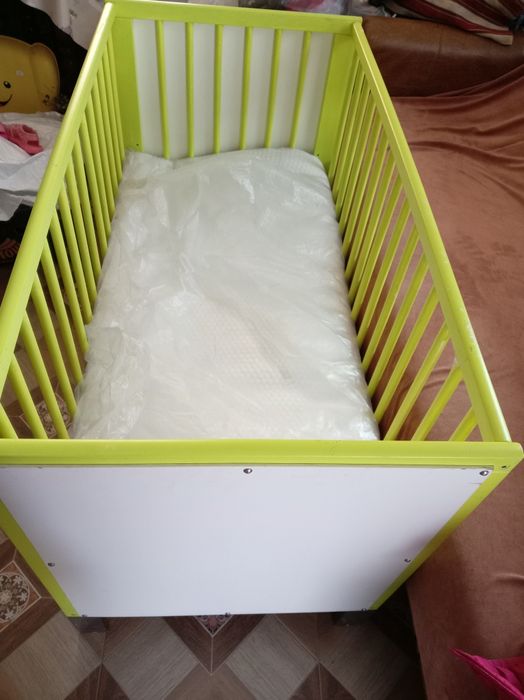 Pătuț pentru copii cu două nivele