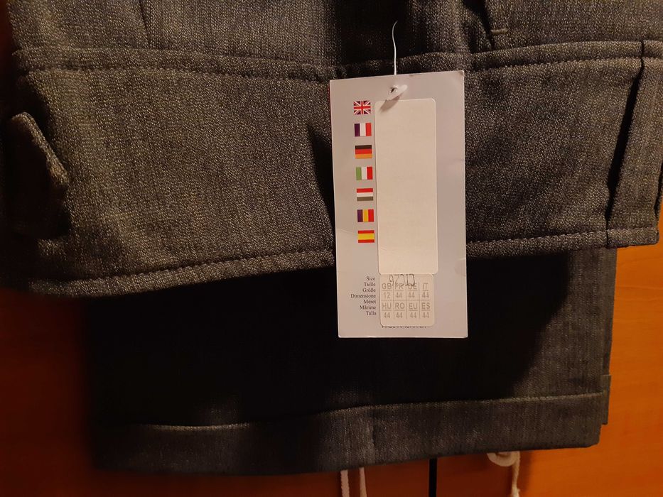 Pantaloni de lana, lungi, talie inalta