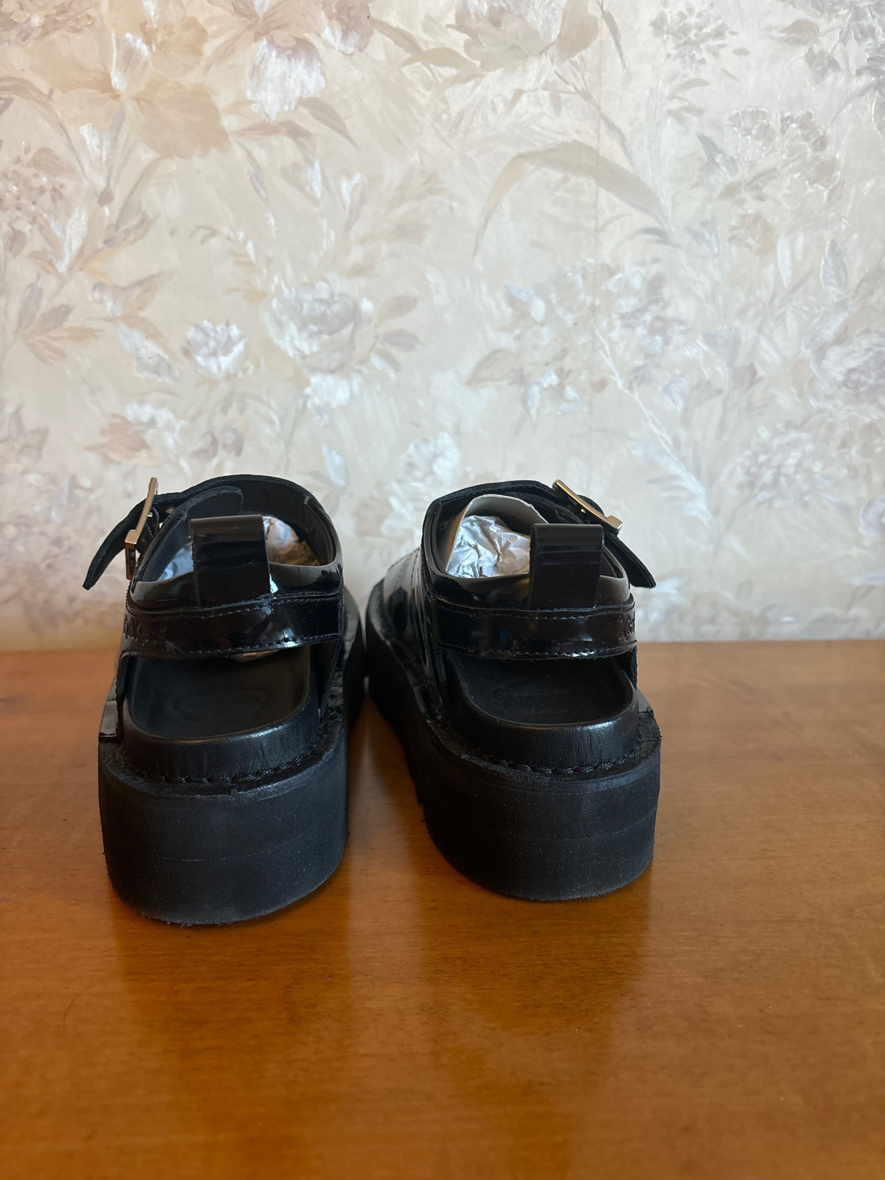 Sandale dama *Kickers Lo Buckle* , Culoare Negru lacuit, marimea 38