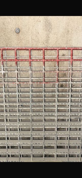 железныи сетка 2шт в хорошем состояний