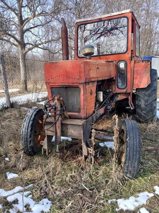 Tractor utb 650 echipat de padure