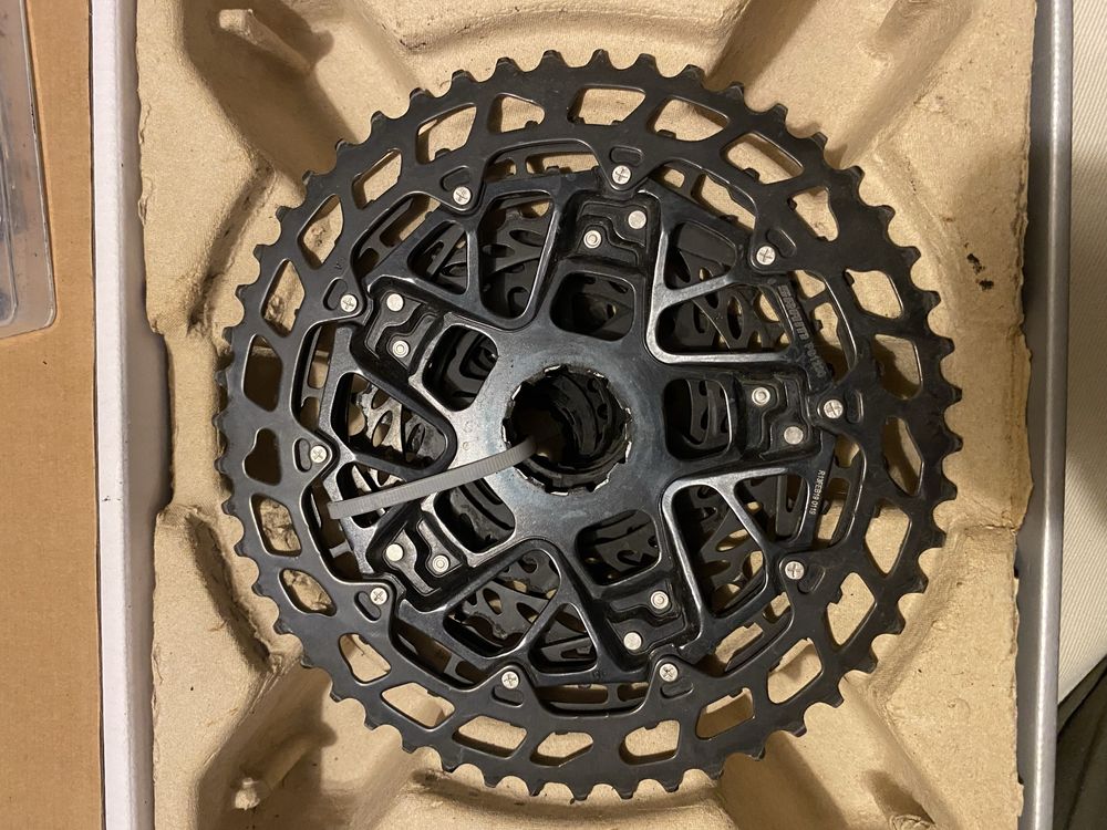 Венец касета Sram Eagle NX PG-1230 и верига GX