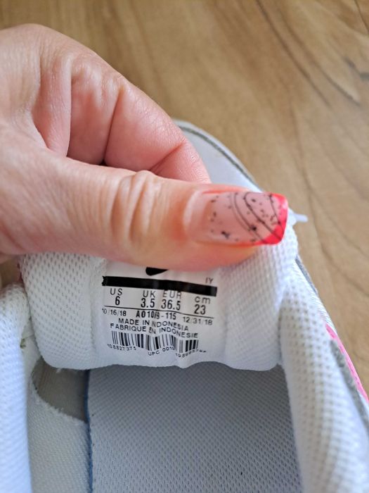 Маратонки Nike 36.5