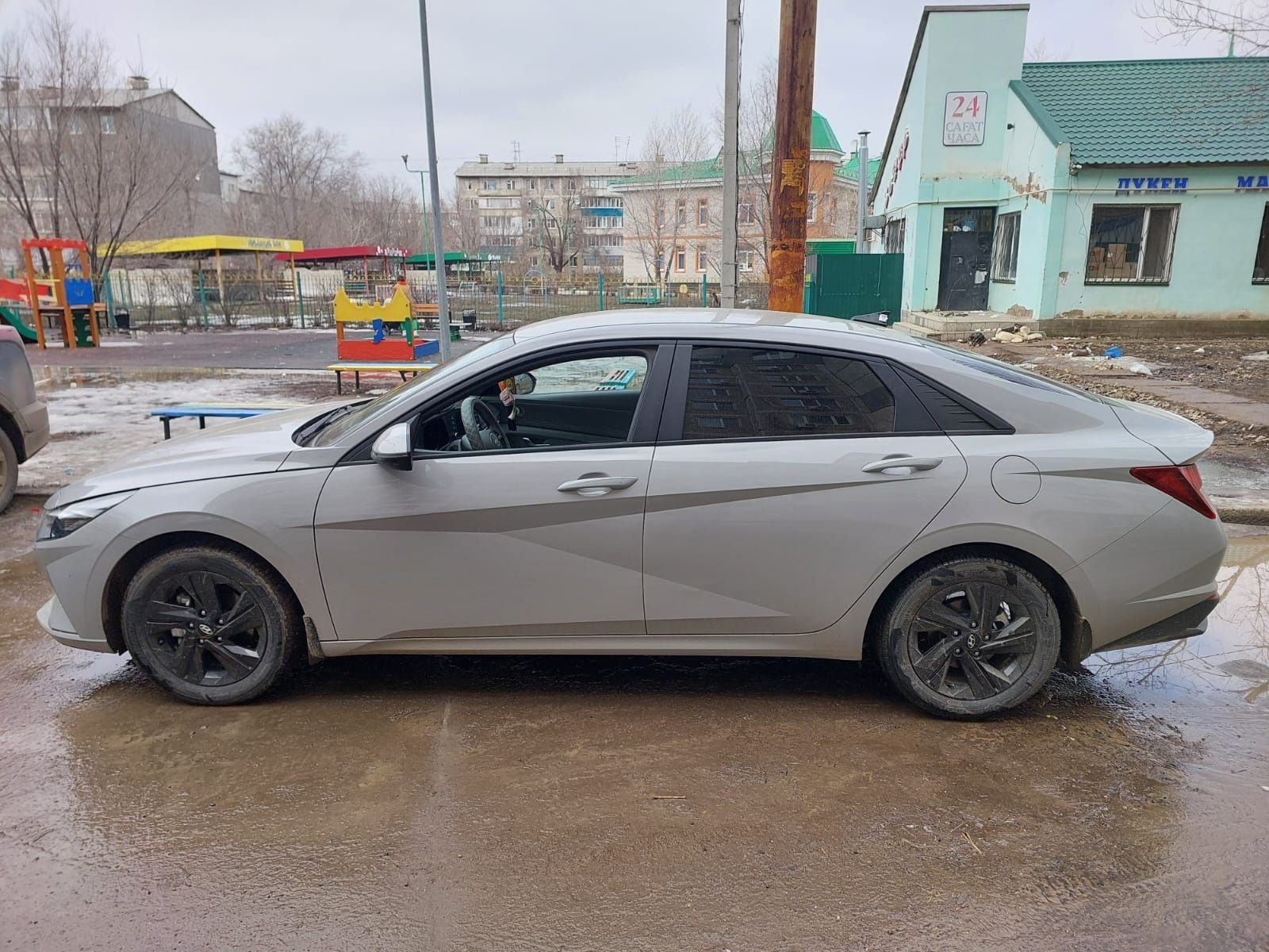 Продам машину Hyundai Elantra